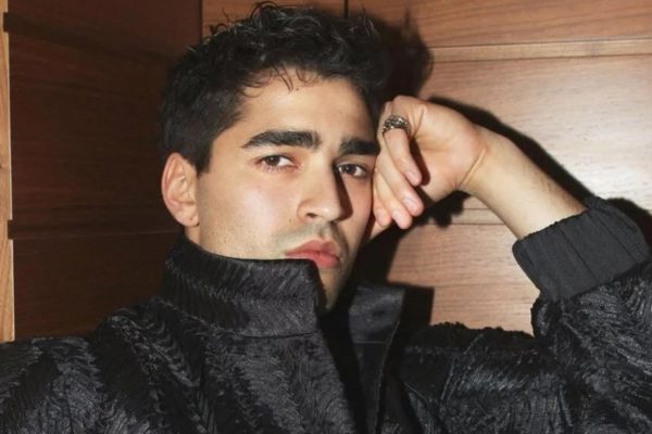 Oyuncu Mert Ramazan Demir Askerden İlk Fotoğrafını Paylaştı: Hayranlarından Destek Yağdı