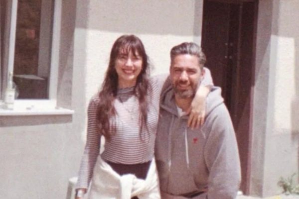 Neslihan Atagül’den Oğlu Aziz ile Sımsıcak Kare: Doğallık ve Annelik Buluştu
